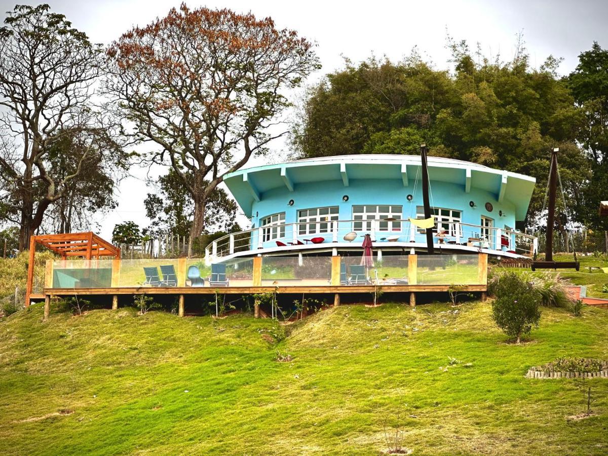 Casa Abacaxi, Vila Magica Hotel Bueno Brandao Exterior photo